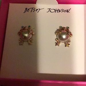 Betsey Johnson frog earrings